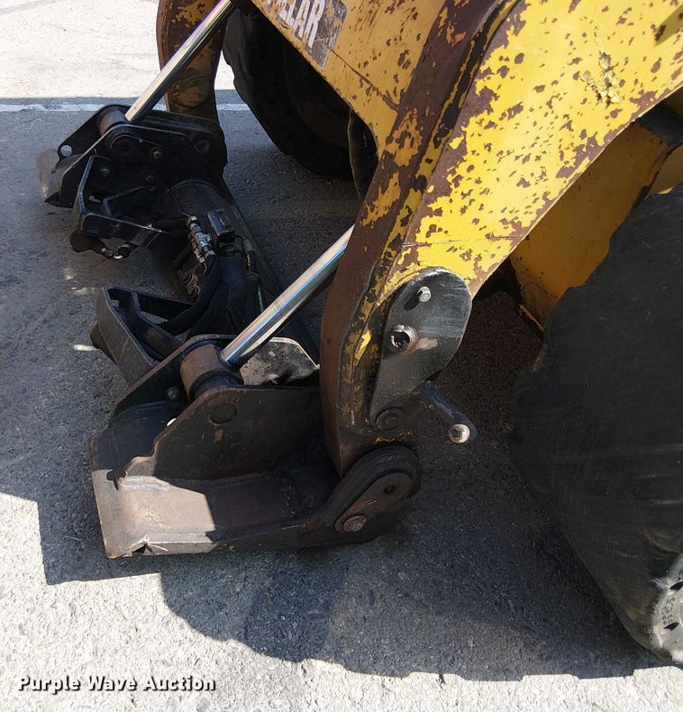 image for item YA0983 2012 Caterpillar 262C skid steer loader