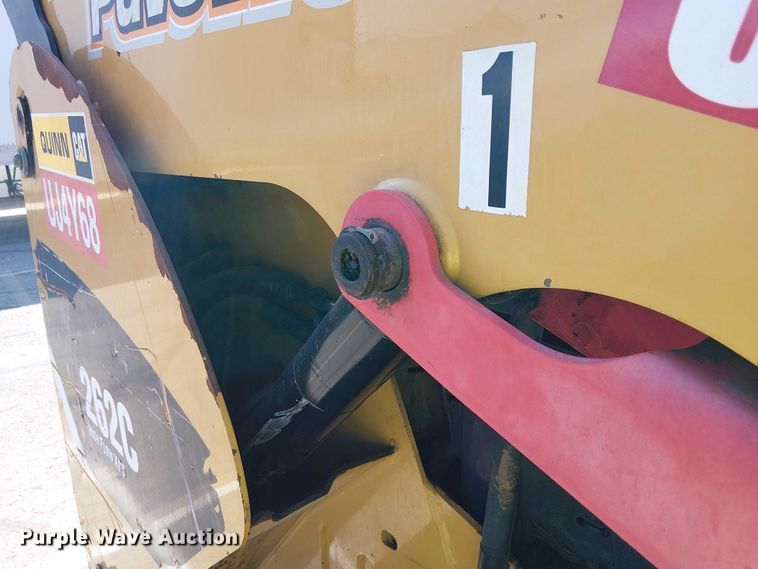 image for item YA0983 2012 Caterpillar 262C skid steer loader