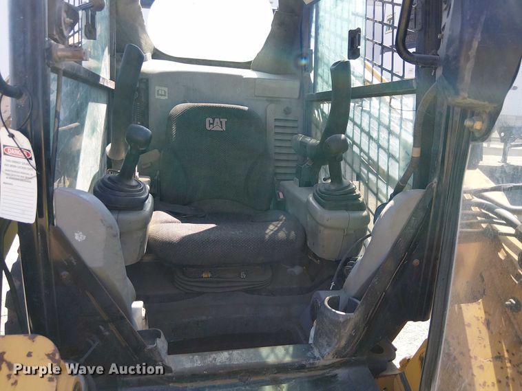 image for item YA0983 2012 Caterpillar 262C skid steer loader