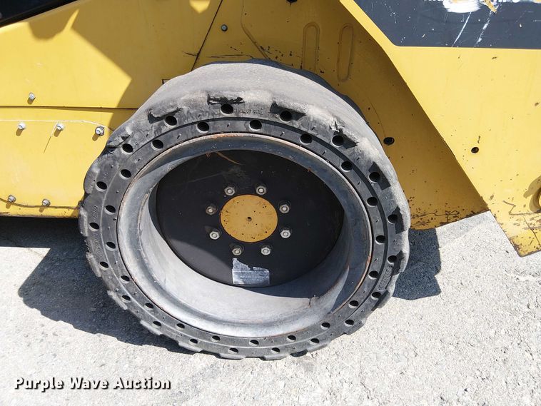 image for item YA0983 2012 Caterpillar 262C skid steer loader