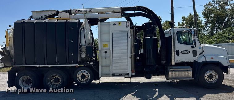 image for item YA1086 2020 Freightliner 114SD vacuum truck