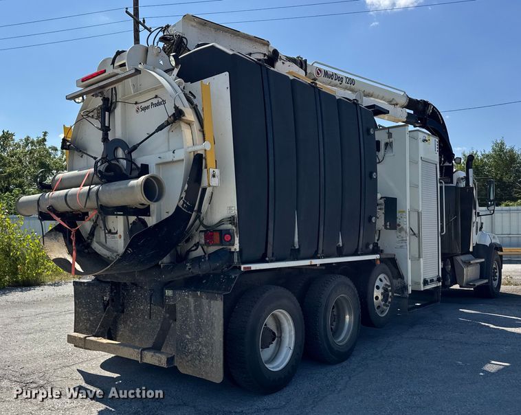 image for item YA1086 2020 Freightliner 114SD vacuum truck