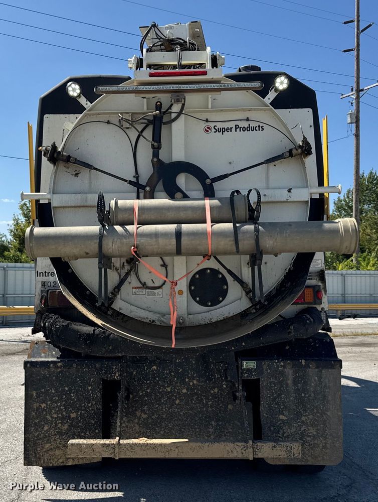 image for item YA1086 2020 Freightliner 114SD vacuum truck