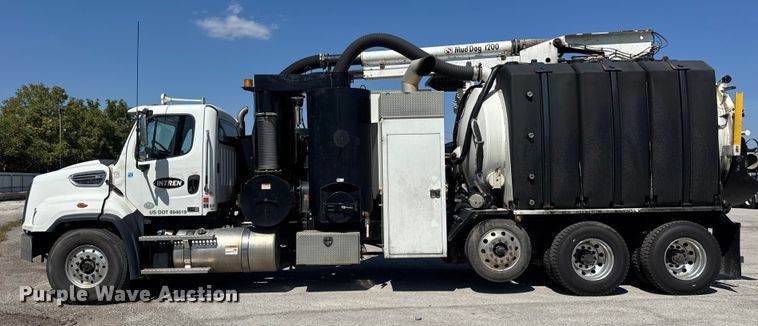 image for item YA1086 2020 Freightliner 114SD vacuum truck