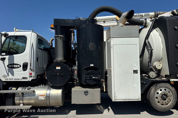 image for item YA1086 2020 Freightliner 114SD vacuum truck