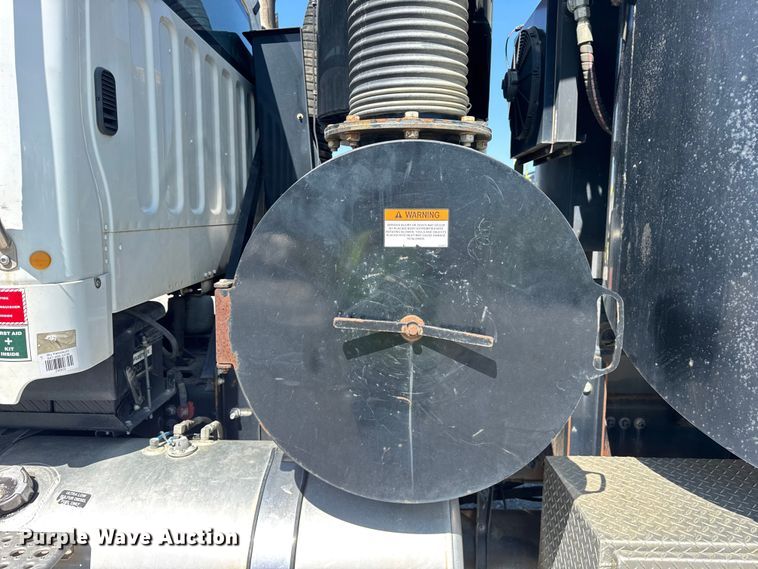 image for item YA1086 2020 Freightliner 114SD vacuum truck