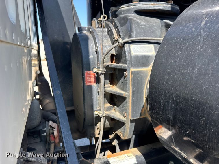 image for item YA1086 2020 Freightliner 114SD vacuum truck