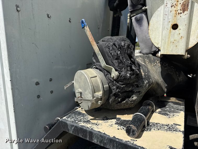 image for item YA1086 2020 Freightliner 114SD vacuum truck