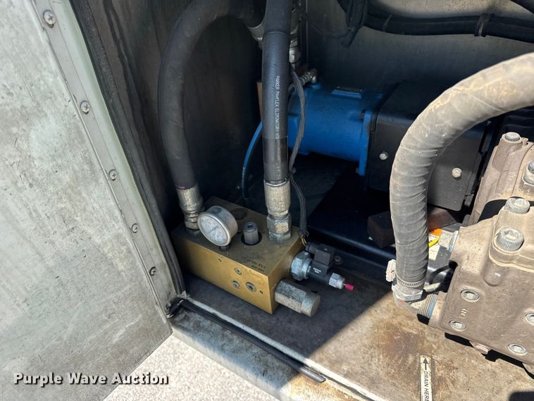 image for item YA1086 2020 Freightliner 114SD vacuum truck