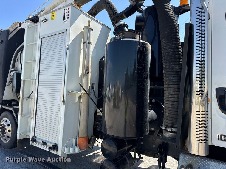 image for item YA1086 2020 Freightliner 114SD vacuum truck