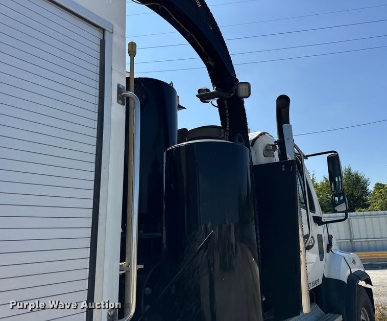 image for item YA1086 2020 Freightliner 114SD vacuum truck