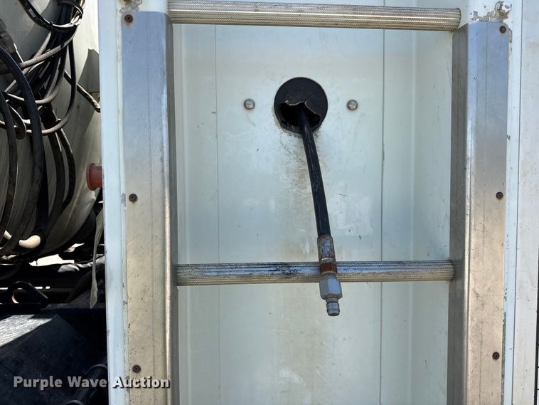 image for item YA1086 2020 Freightliner 114SD vacuum truck