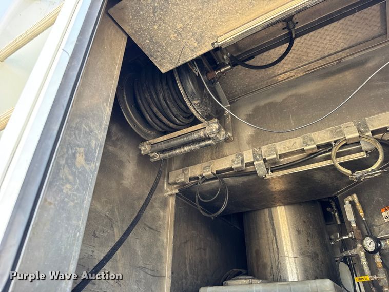 image for item YA1086 2020 Freightliner 114SD vacuum truck