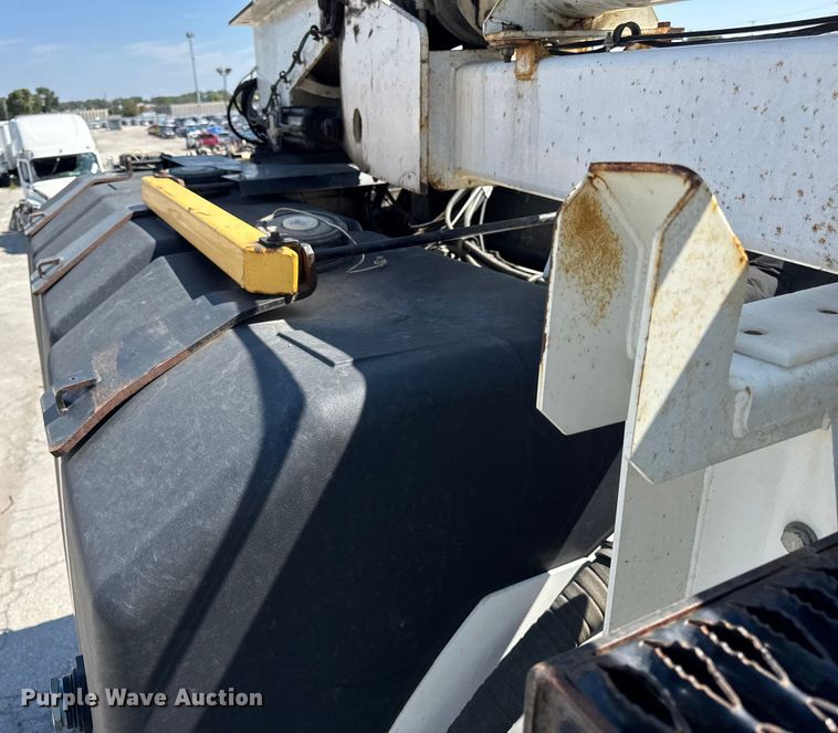 image for item YA1086 2020 Freightliner 114SD vacuum truck