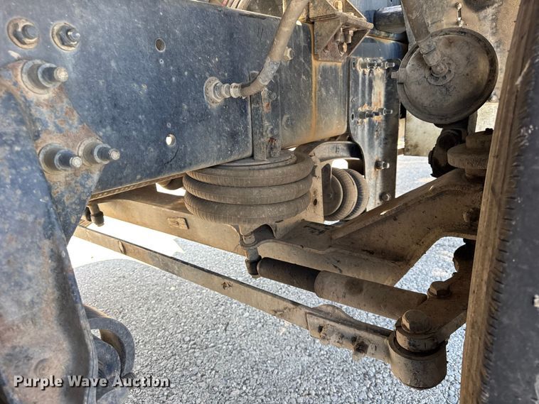 image for item YA1086 2020 Freightliner 114SD vacuum truck