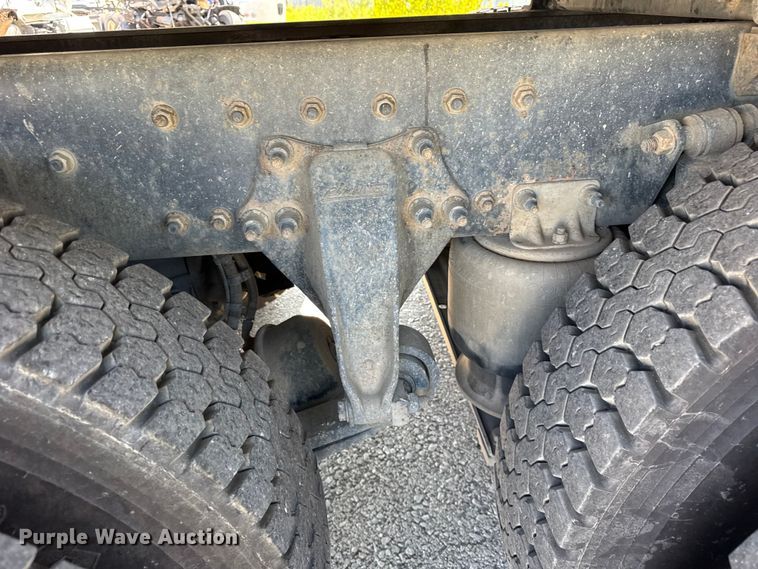 image for item YA1086 2020 Freightliner 114SD vacuum truck