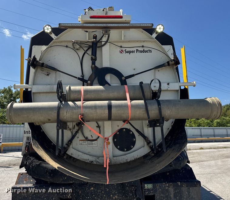 image for item YA1086 2020 Freightliner 114SD vacuum truck