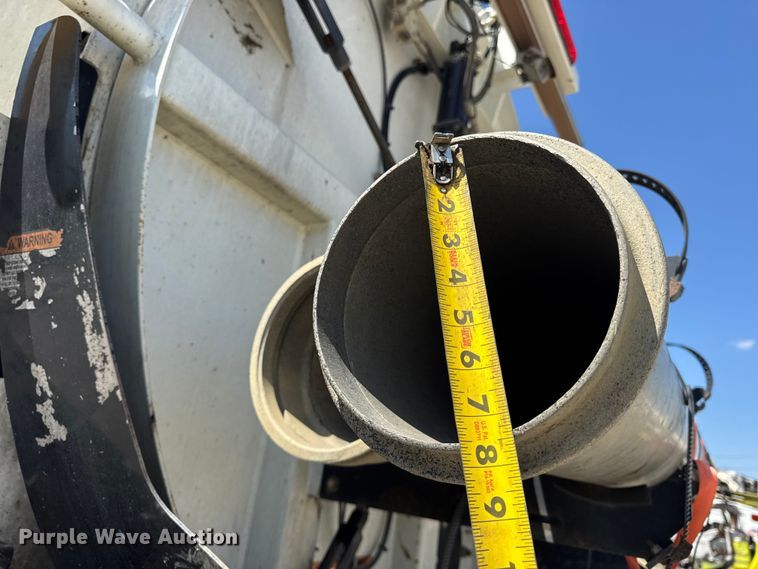 image for item YA1086 2020 Freightliner 114SD vacuum truck