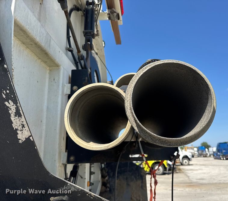 image for item YA1086 2020 Freightliner 114SD vacuum truck