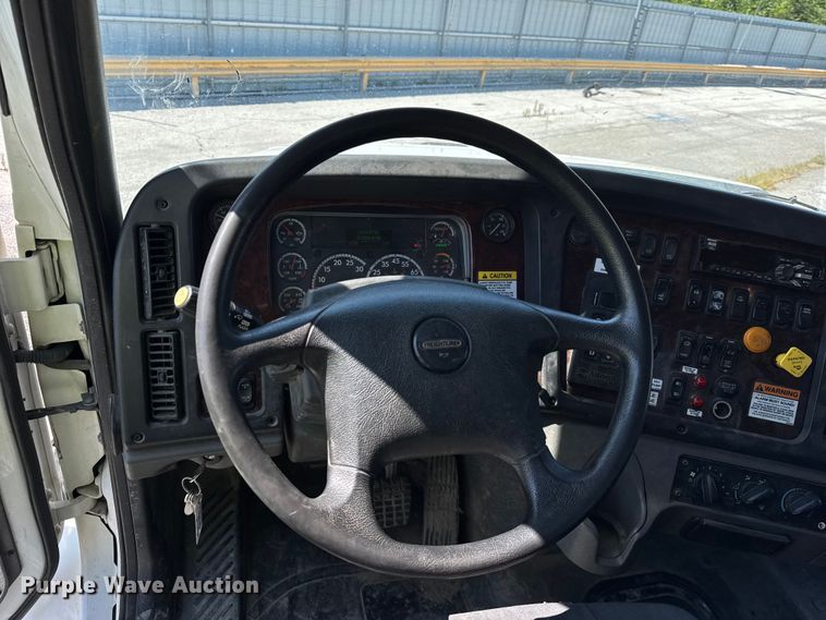 image for item YA1086 2020 Freightliner 114SD vacuum truck