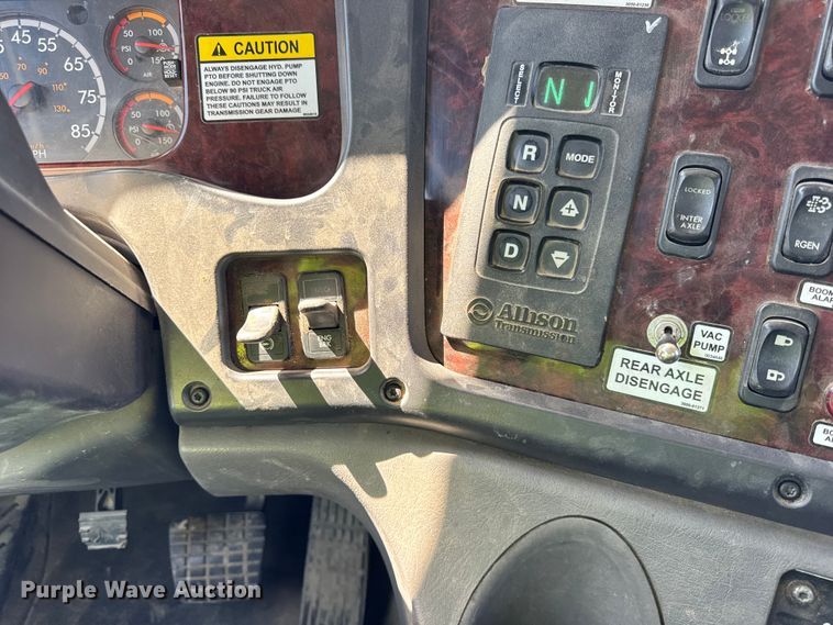 image for item YA1086 2020 Freightliner 114SD vacuum truck