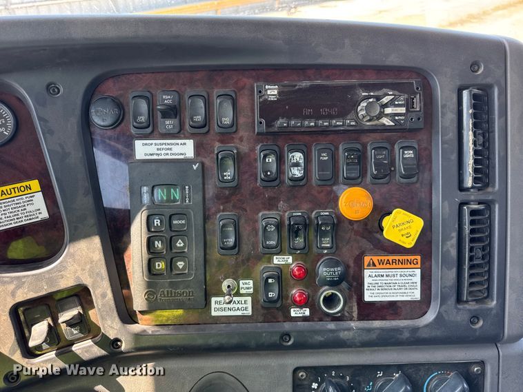 image for item YA1086 2020 Freightliner 114SD vacuum truck