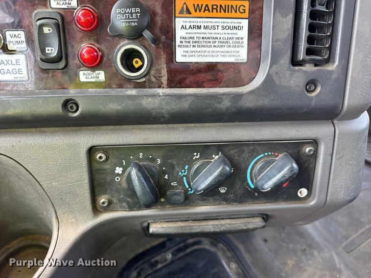 image for item YA1086 2020 Freightliner 114SD vacuum truck