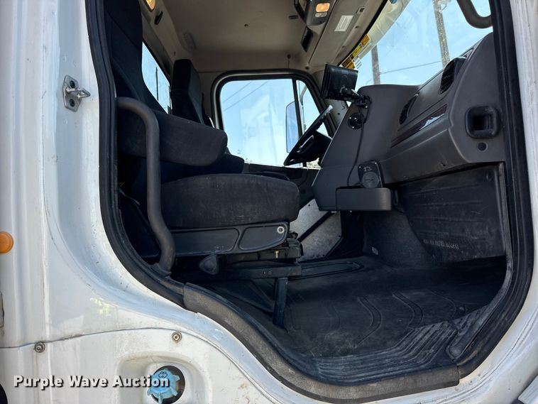 image for item YA1086 2020 Freightliner 114SD vacuum truck