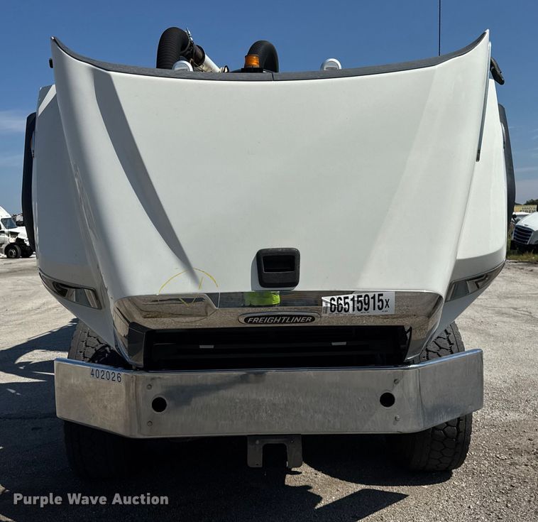 image for item YA1086 2020 Freightliner 114SD vacuum truck