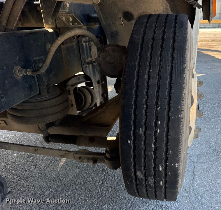 image for item YA1086 2020 Freightliner 114SD vacuum truck