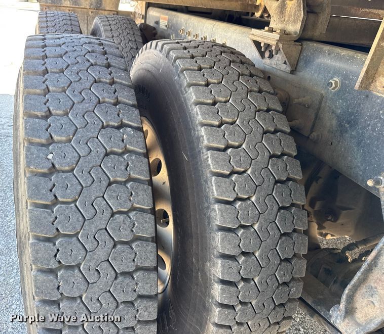 image for item YA1086 2020 Freightliner 114SD vacuum truck