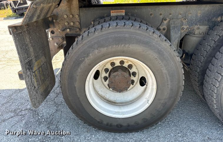 image for item YA1086 2020 Freightliner 114SD vacuum truck