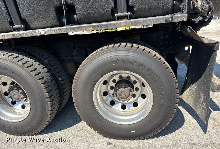 image for item YA1086 2020 Freightliner 114SD vacuum truck