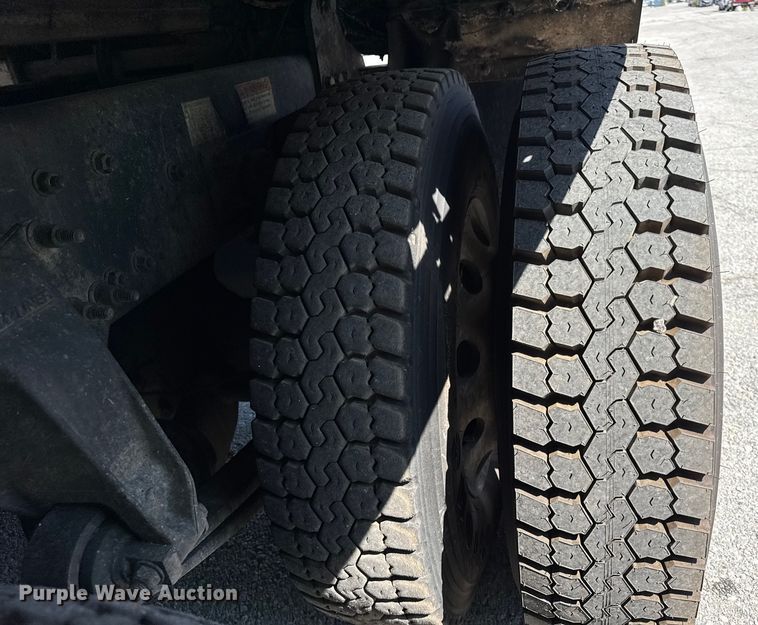 image for item YA1086 2020 Freightliner 114SD vacuum truck