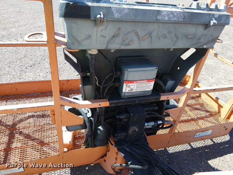 image for item YA1133 2008 JLG 860SJ boom lift