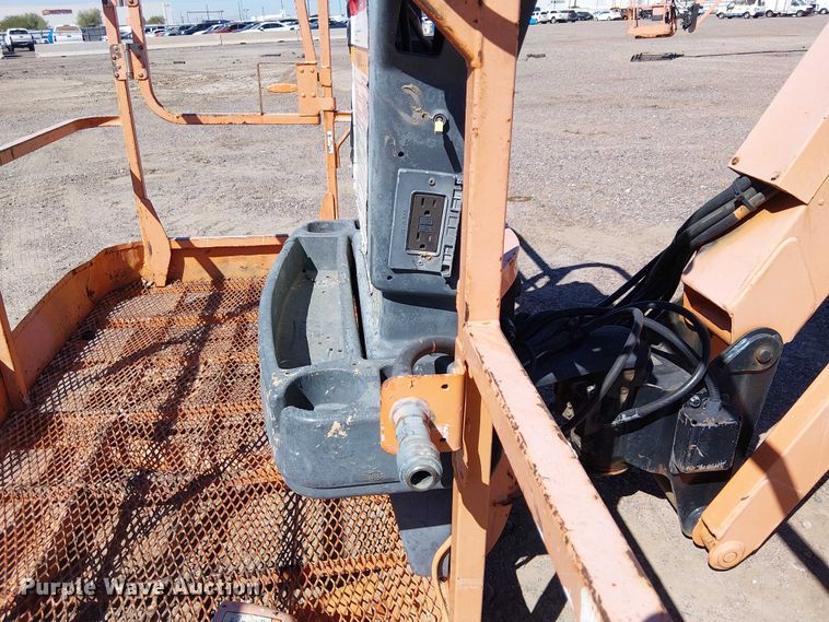 image for item YA1133 2008 JLG 860SJ boom lift