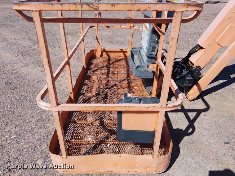 image for item YA1133 2008 JLG 860SJ boom lift