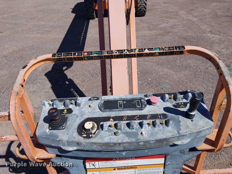 image for item YA1133 2008 JLG 860SJ boom lift