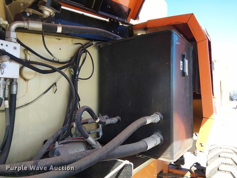 image for item YA1133 2008 JLG 860SJ boom lift