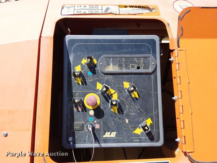 image for item YA1133 2008 JLG 860SJ boom lift