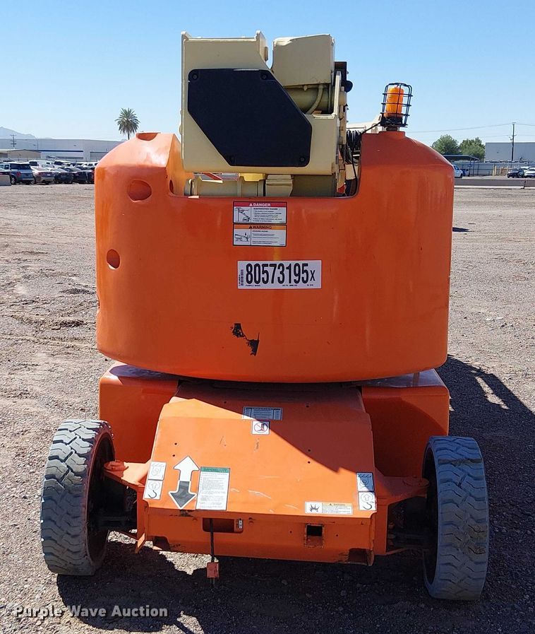 image for item YA1134 2007 JLG E400AJPN boom lift