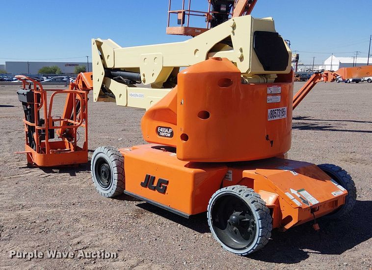 image for item YA1134 2007 JLG E400AJPN boom lift