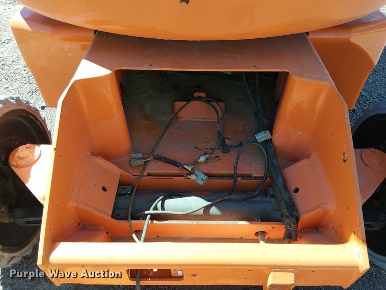 image for item YA1134 2007 JLG E400AJPN boom lift