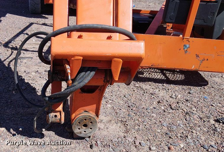 image for item YA1134 2007 JLG E400AJPN boom lift