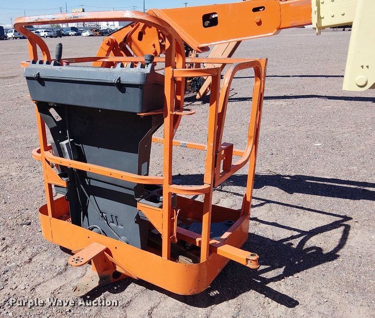 image for item YA1134 2007 JLG E400AJPN boom lift