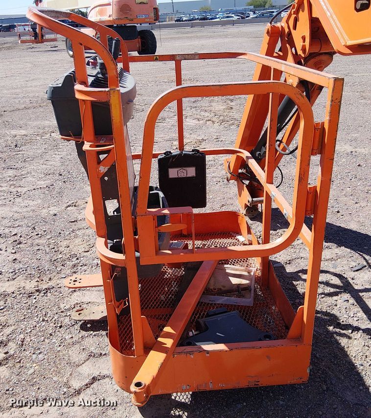 image for item YA1134 2007 JLG E400AJPN boom lift