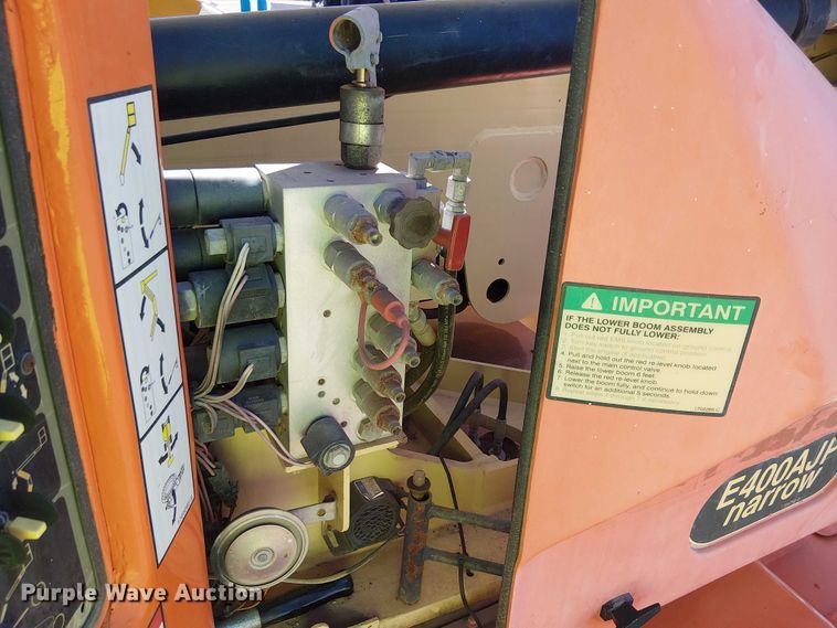 image for item YA1134 2007 JLG E400AJPN boom lift