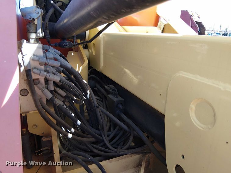 image for item YA1134 2007 JLG E400AJPN boom lift