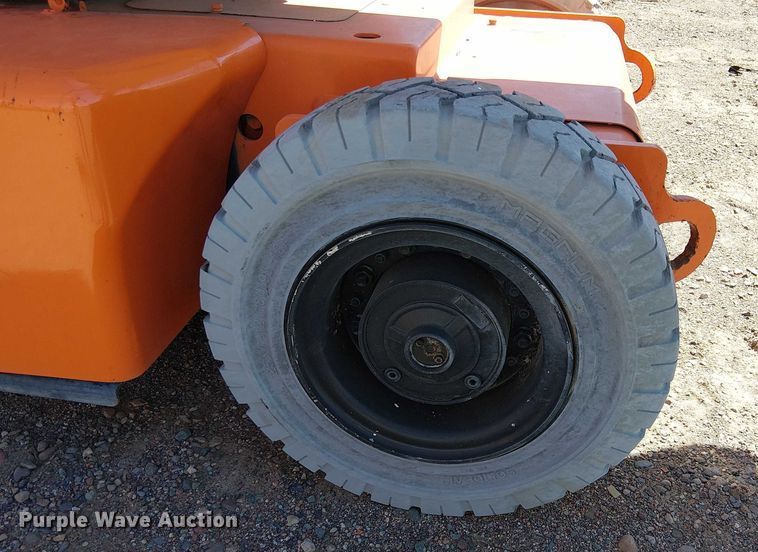 image for item YA1134 2007 JLG E400AJPN boom lift