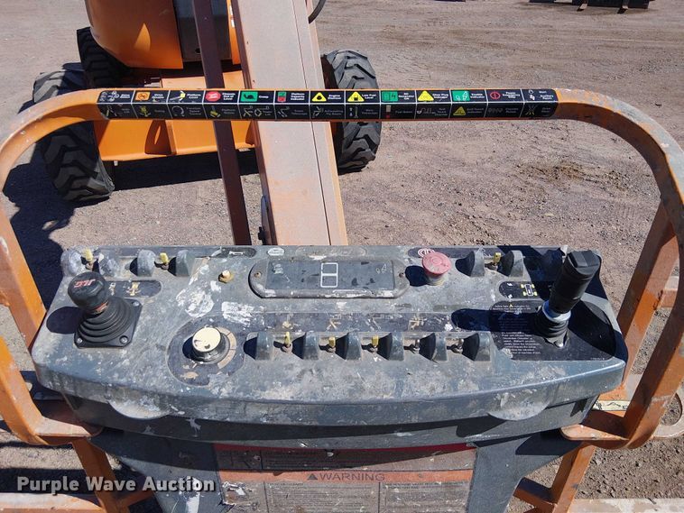 image for item YA1135 2011 JLG 600AJ boom lift